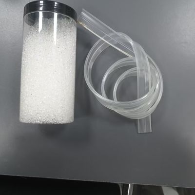 높은 투명성, 빠른 성형, 우수한 탄성, 뛰어난 인성, 친환경 TPU 플라스틱 사출 성형 또는 압출 입자, 애완 동물 장난감, 줄넘기, 전선에 적합