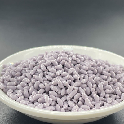 다양한 산업 분야에 사용 가능한, 뛰어난 색상 유지력을 가진 선명한 색상의 TPU