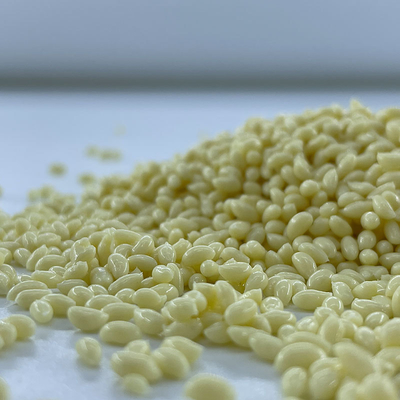 다양한 산업 분야에 사용 가능한, 뛰어난 색상 유지력을 가진 선명한 색상의 TPU