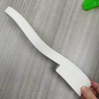 Shore A 70 강도 투명한 TPU extrusion molding, 케이블, 가벼운 스트립에 널리 사용됩니다.